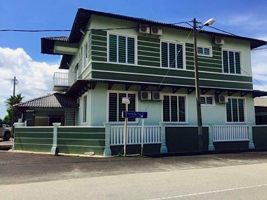 Villasuri Homestay Kuantan Exterior foto